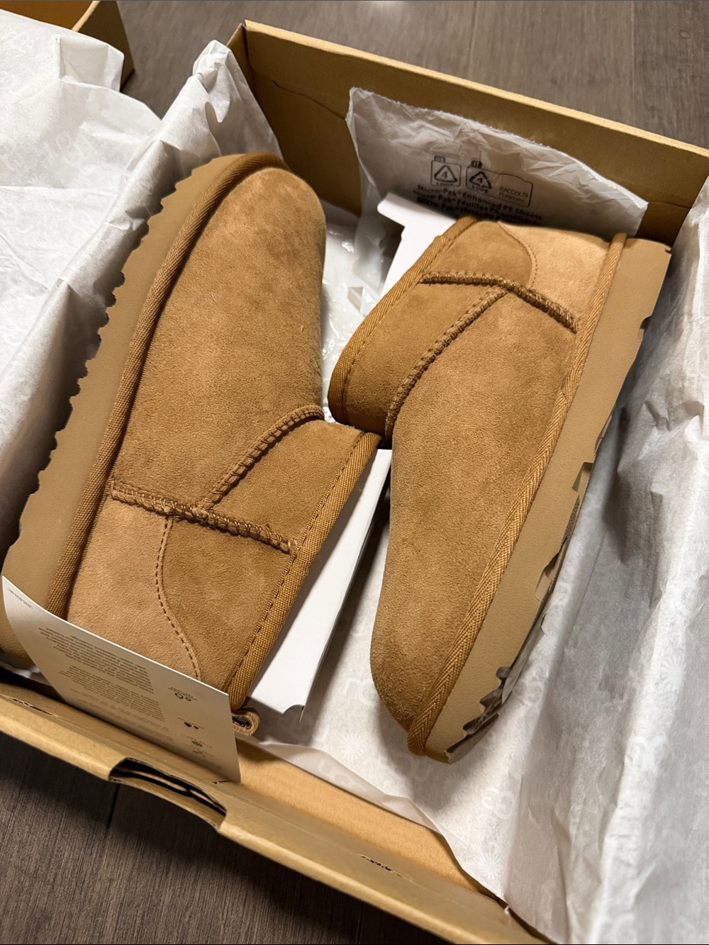 Kids ultra mini UGG chestnut BNIB Casual Suede Slip-On Bootie Youth 3!!